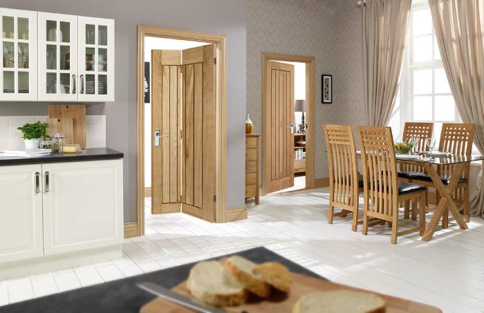 Oak-Mexicano-Bi-Fold-LifeStyle-2-2.jpg