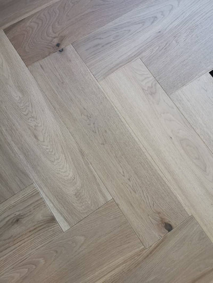 Invisible Click Engineered Oak Herringbone Flooring