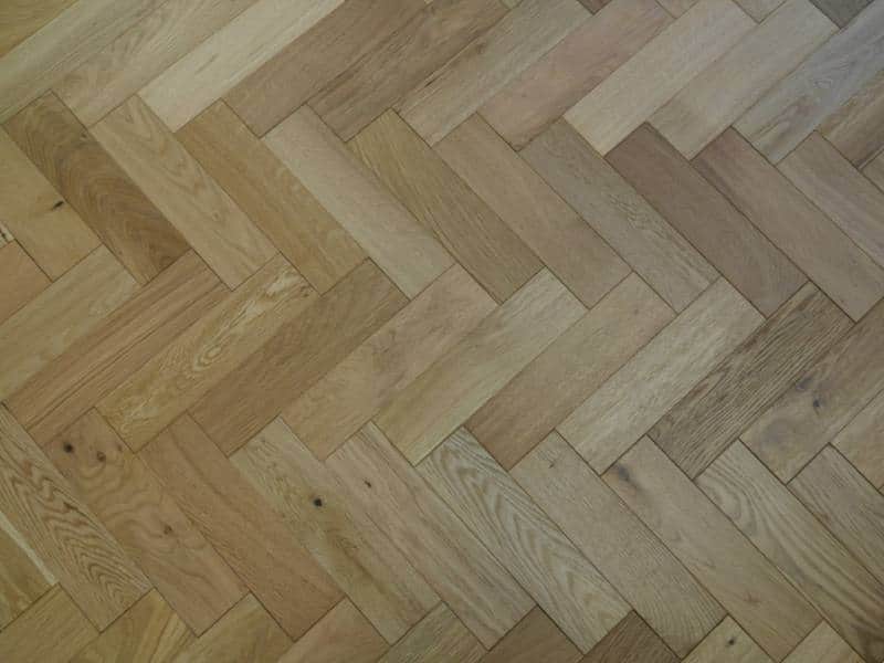 18x80x300mm Natural Lacquered Oak Herringbone Flooring