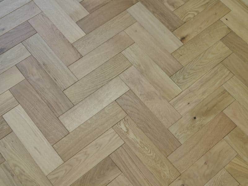 18x80x300mm Natural Lacquered Oak Herringbone Flooring