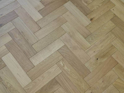 18x80x300mm Natural Lacquered Oak Herringbone Flooring