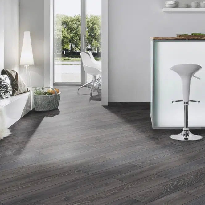 bedrock-oak-supernatural-classic-8mm-laminate-flooring-119193-p36135-112373_medium.png